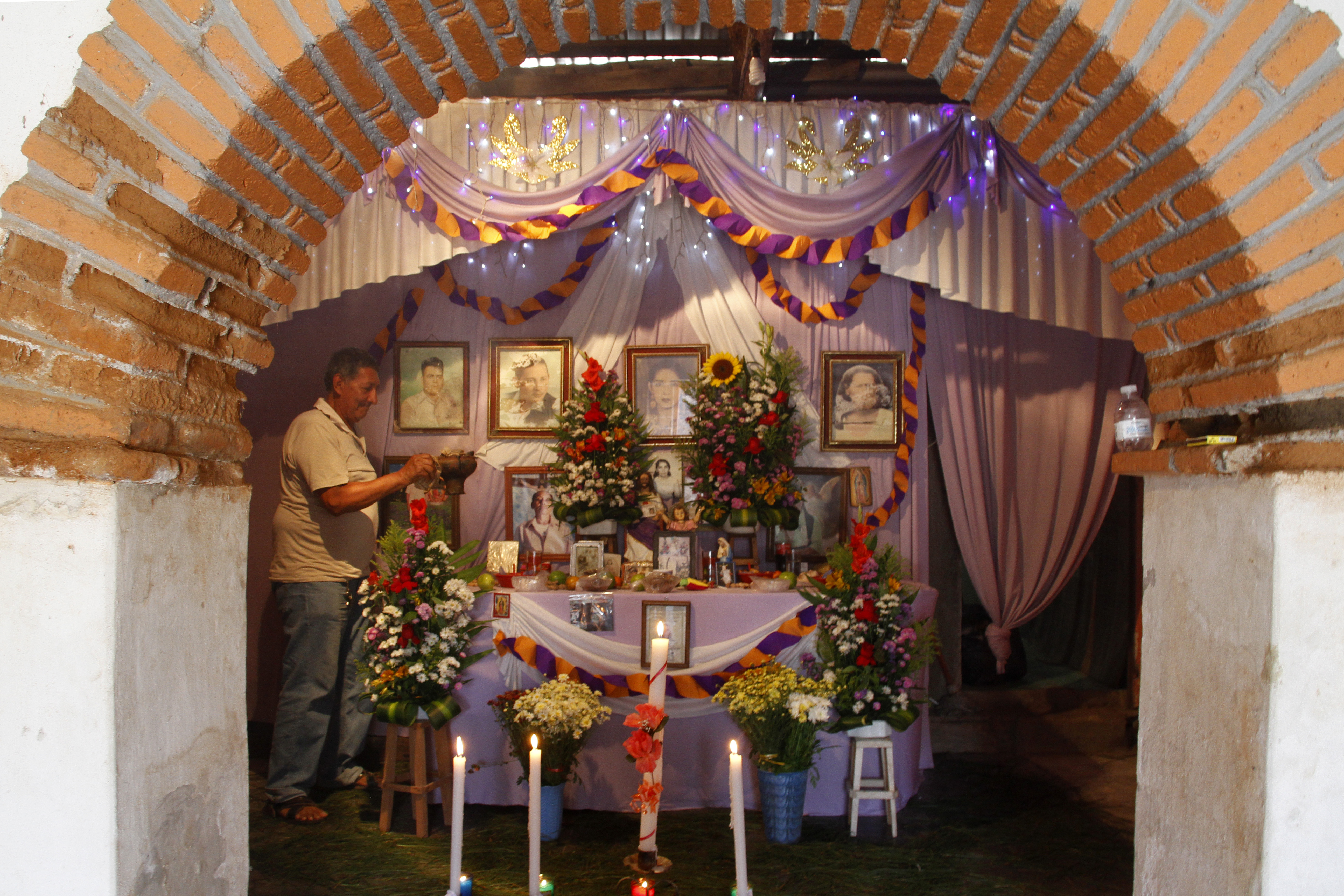 Foto-Galería: Altar familiar. Foto-Galería: Altar familiar.